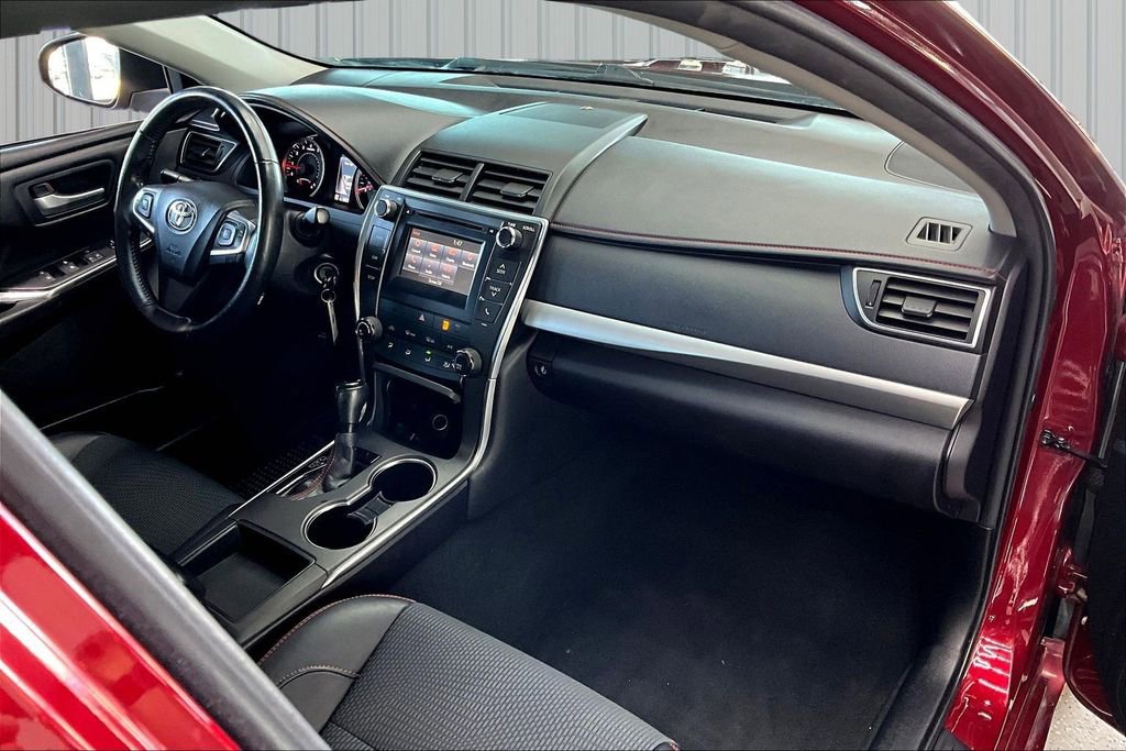 Used 2016 Toyota Camry SE FWD image 26