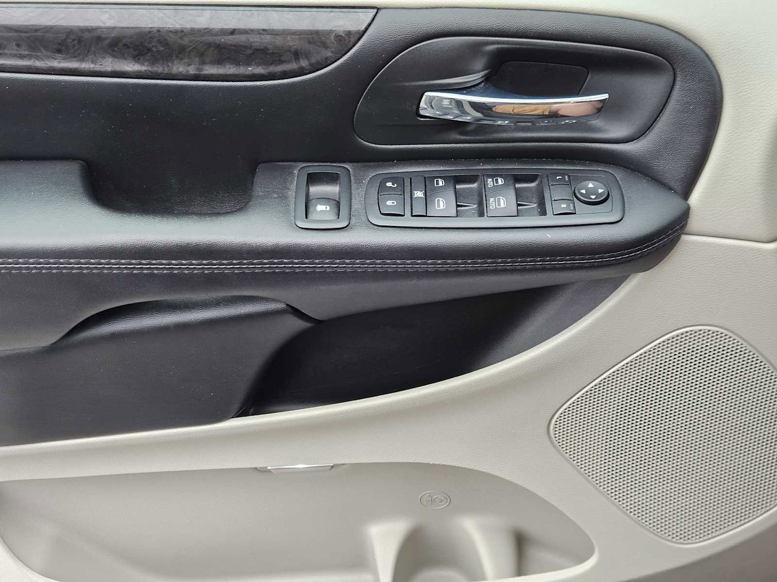 Used 2019 Dodge Grand Caravan SE image 22