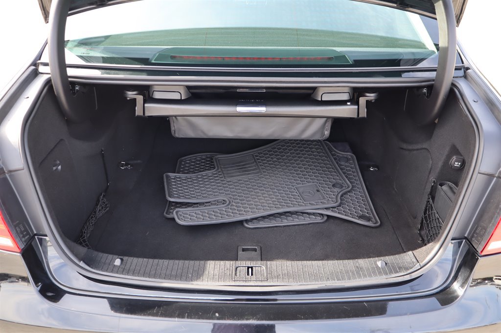 Used 2014 Mercedes-Benz E 250 BlueTEC Sedan image 40