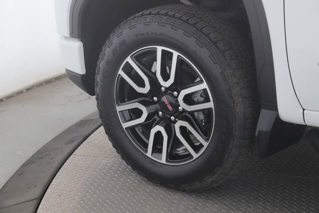 Used 2025 GMC Sierra 1500 AT4 w/ Technology Package AWD/4WD image 13