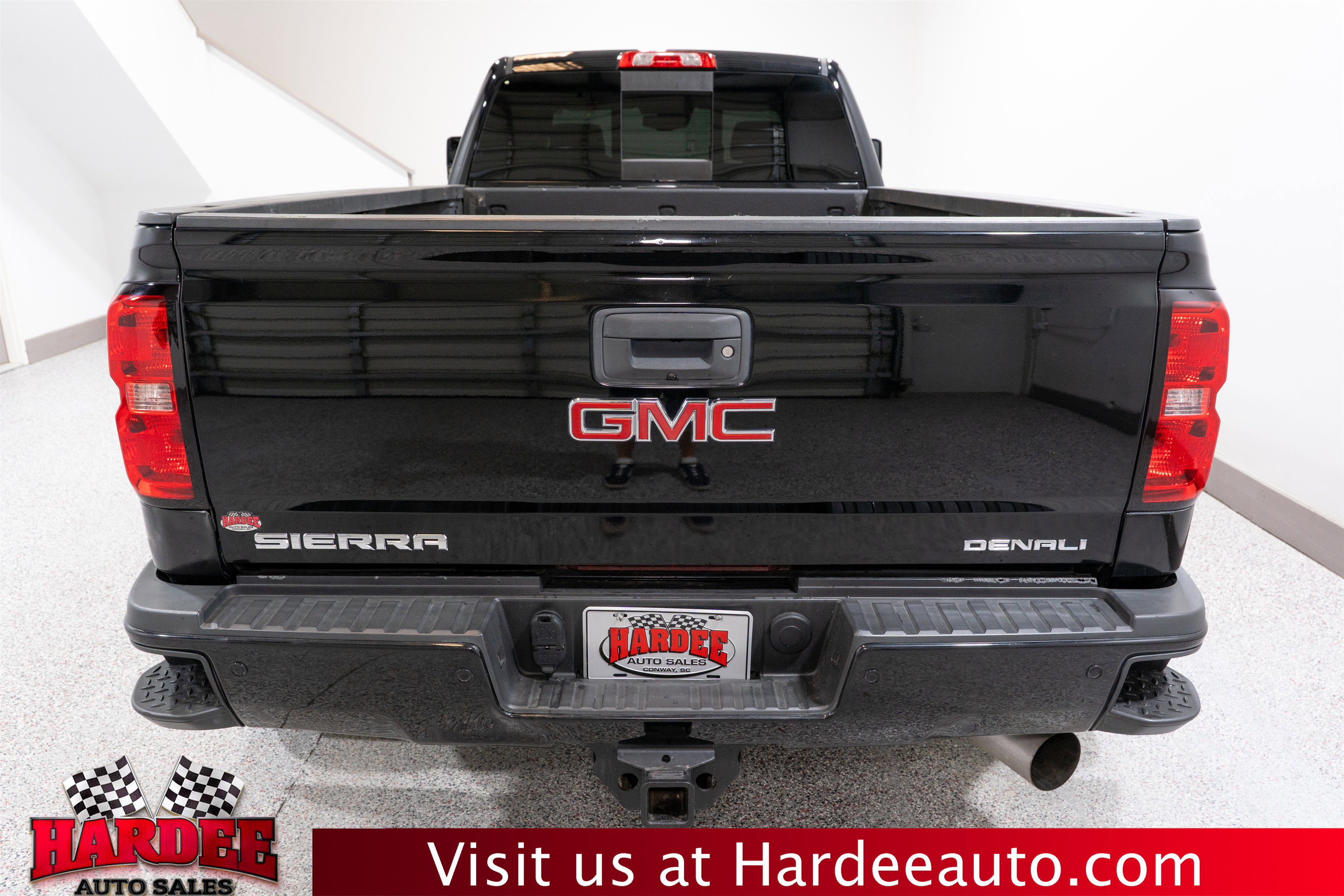 Used 2018 GMC Sierra 3500 Denali w/ Duramax Plus Package AWD/4WD image 4