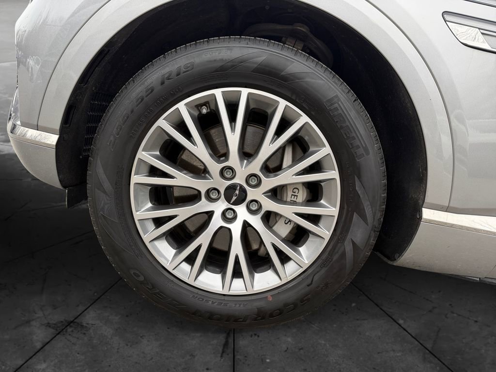 Used 2025 Genesis GV80 2.5T Standard image 14