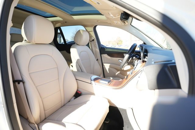 Used 2022 Mercedes-Benz GLC 300 4MATIC w/ Multimedia Package Lite image 38