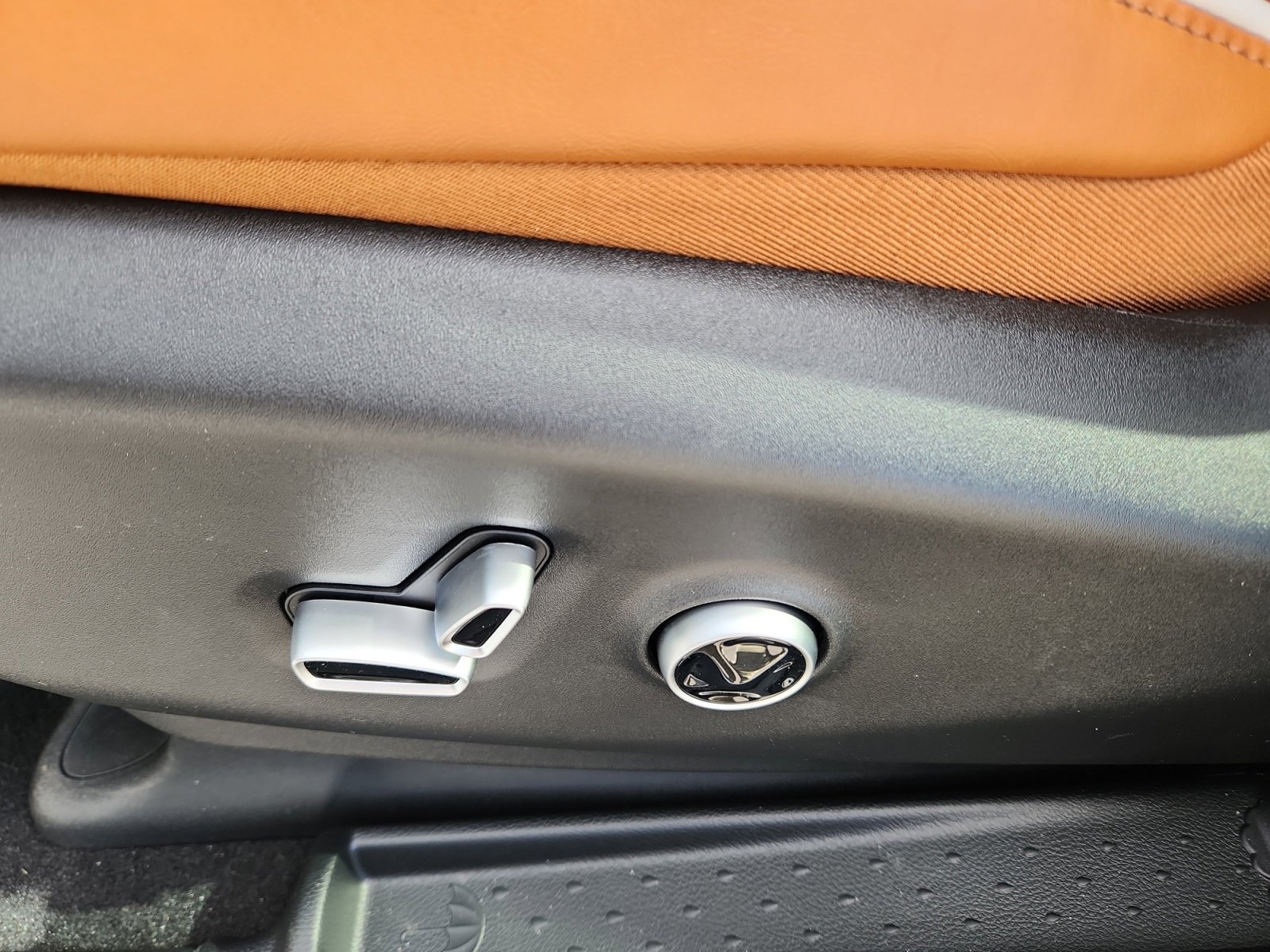 New 2026 Chrysler Pacifica Pinnacle image 15