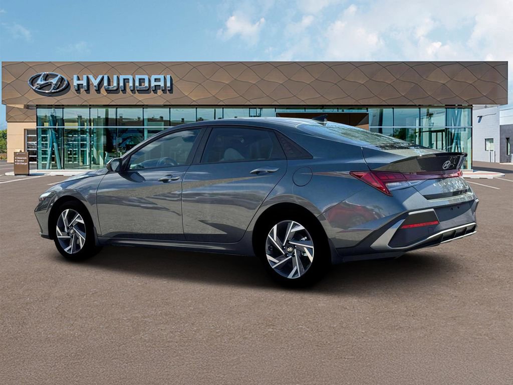 New 2025 Hyundai Elantra SEL image 4