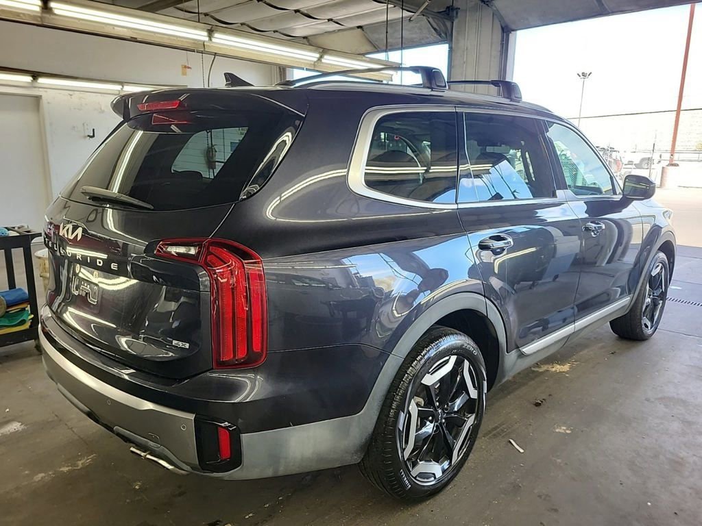 Used 2025 Kia Telluride S image 5