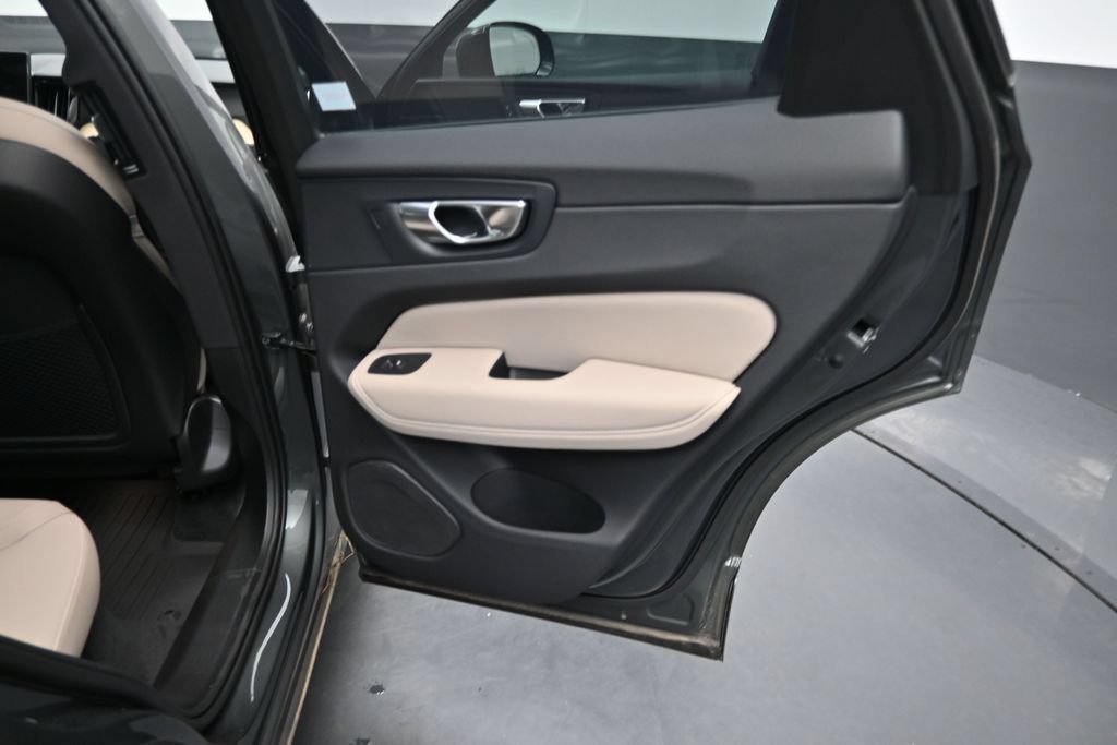 New 2026 Volvo XC60 B5 Plus w/ Protection Package Premier AWD/4WD image 16