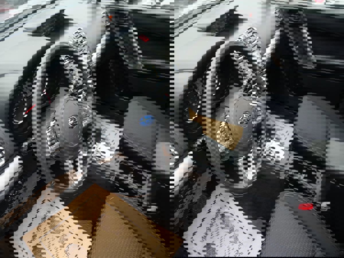 Used 2017 Subaru Forester 2.5i Premium w/ All-Weather Package image 12