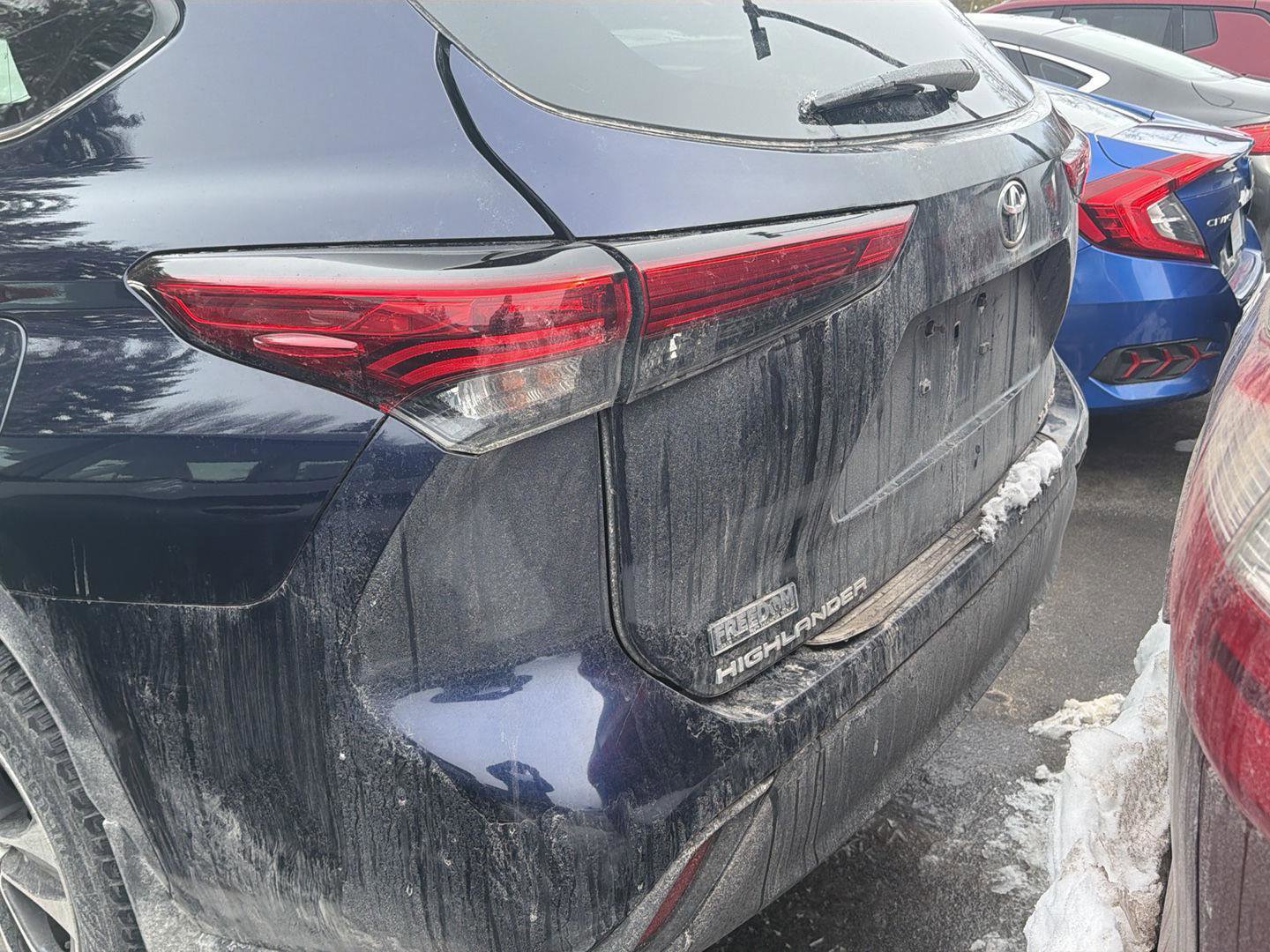 Used 2022 Toyota Highlander XLE image 9