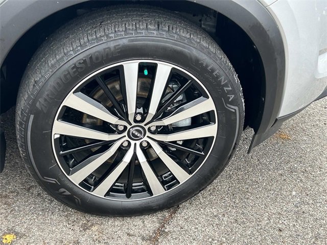 Used 2025 Nissan Pathfinder Platinum w/ Cargo Package image 9