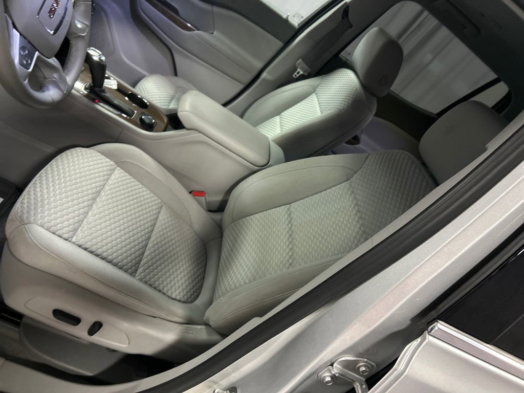 Used 2018 GMC Acadia SLE w/ Driver Alert Package I AWD/4WD image 10