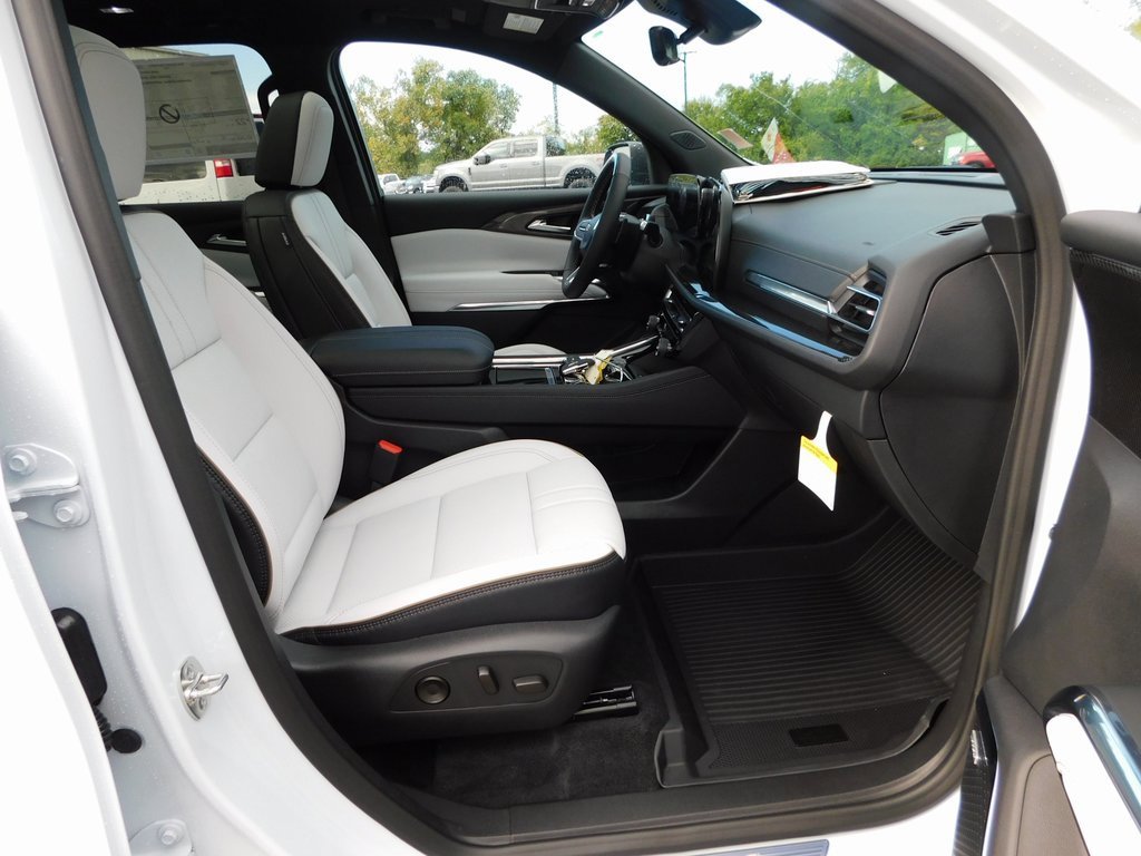 New 2026 Chevrolet Traverse High Country w/ LPO, Floor Liner Package image 18