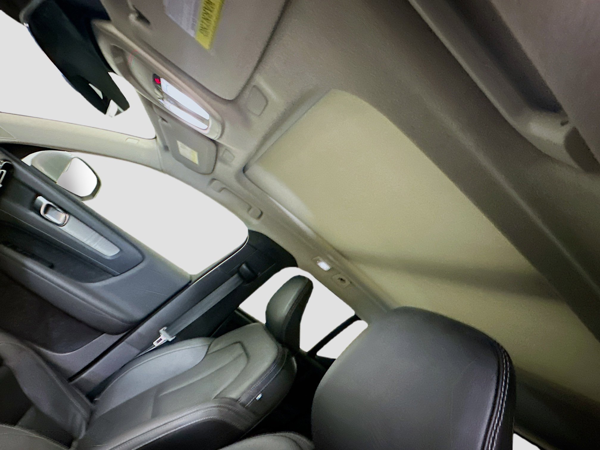 Used 2025 Volvo XC40 B5 Plus image 27