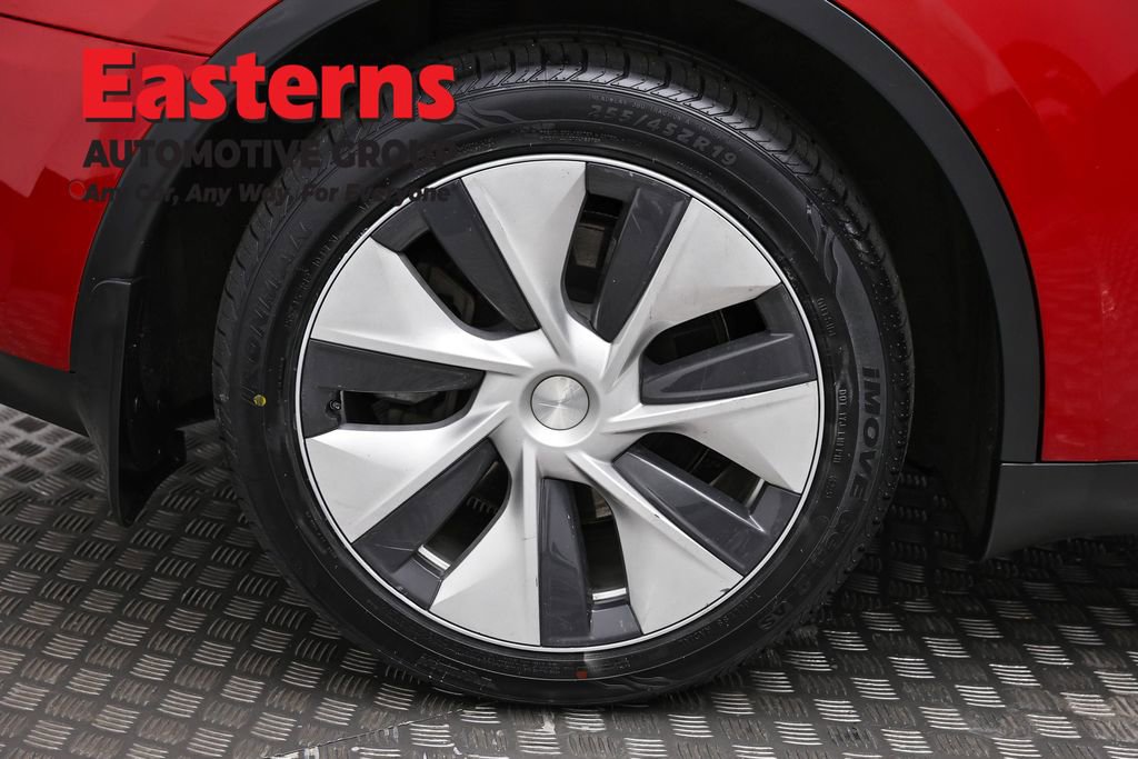 Used 2022 Tesla Model Y Long Range image 24