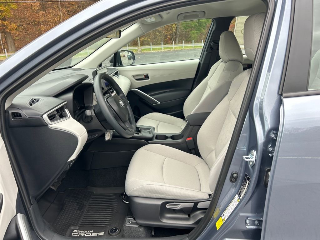 New 2026 Toyota Corolla Cross L image 17