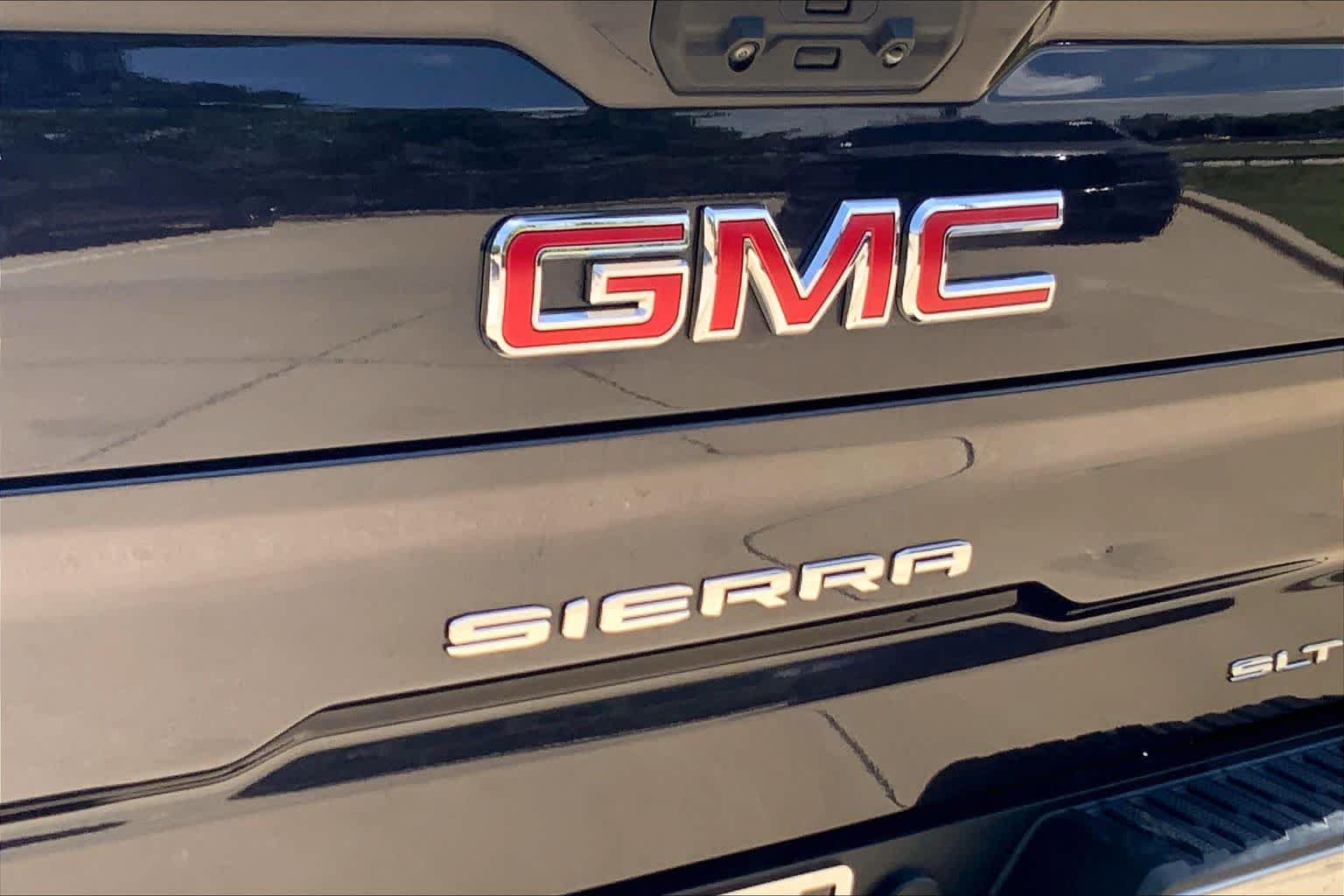 Used 2025 GMC Sierra 1500 SLT AWD/4WD image 31