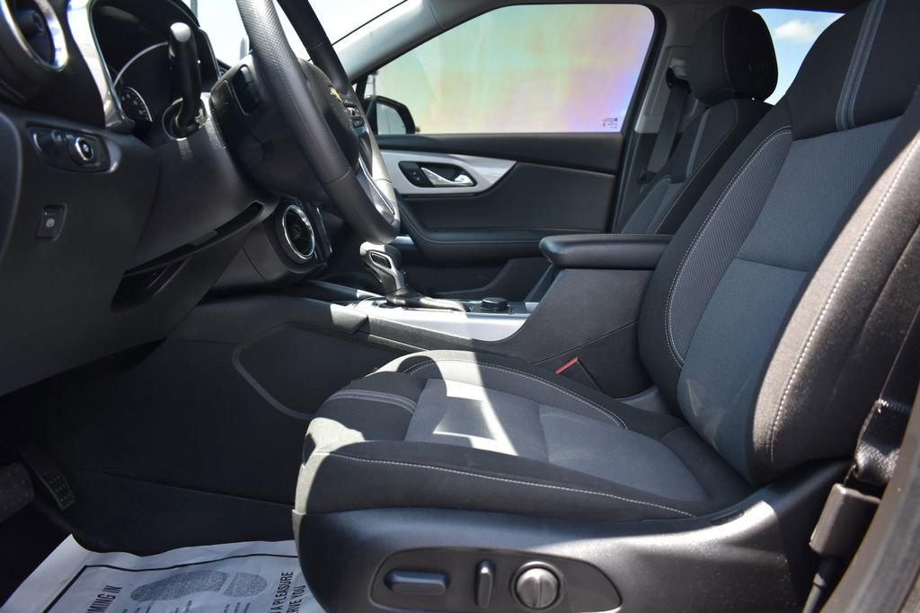Used 2023 Chevrolet Blazer LT w/ Convenience Package FWD image 4