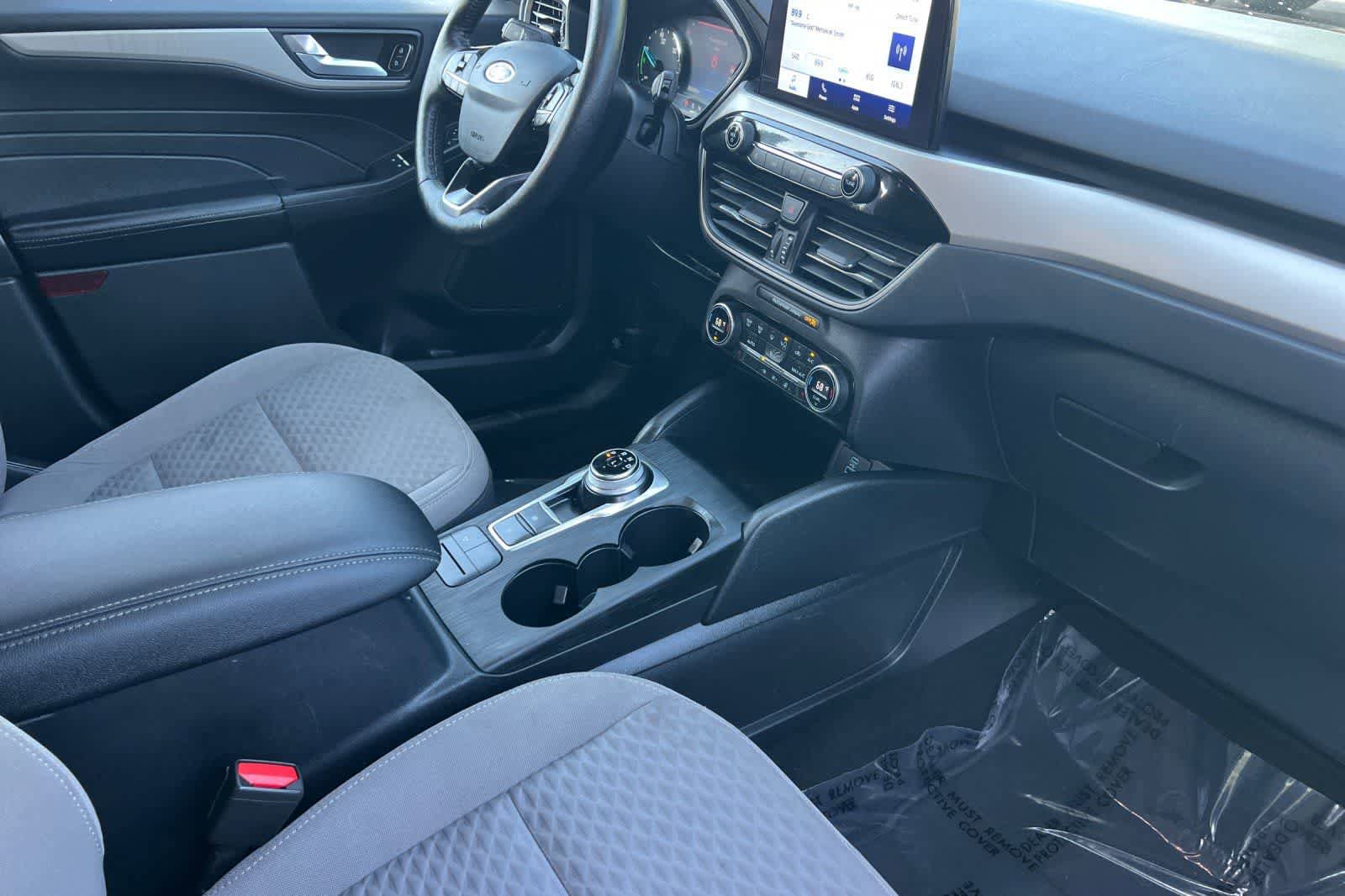 Used 2021 Ford Escape SE w/ Cold Weather Package image 19