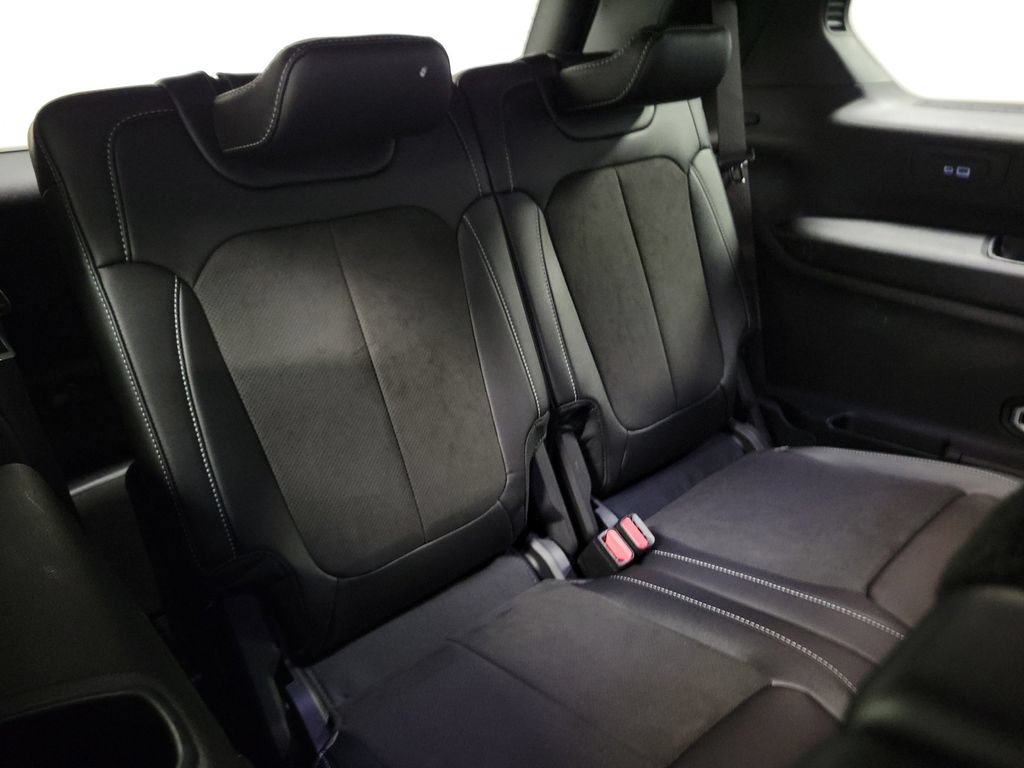 Used 2023 Jeep Grand Cherokee L Laredo AWD/4WD image 33