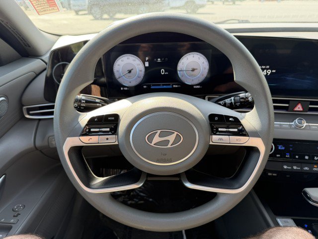 Used 2024 Hyundai Elantra SEL FWD image 16