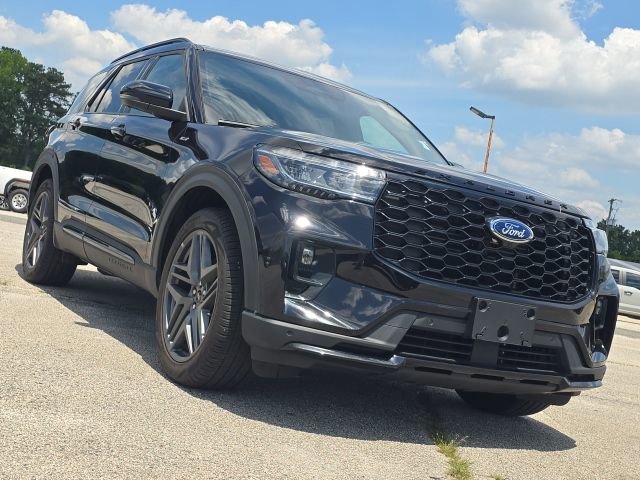 Used 2025 Ford Explorer ST-Line w/ Premium Package RWD image 7