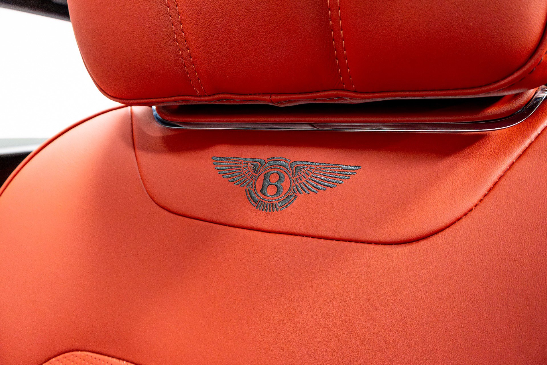 Used 2020 Bentley Bentayga image 9