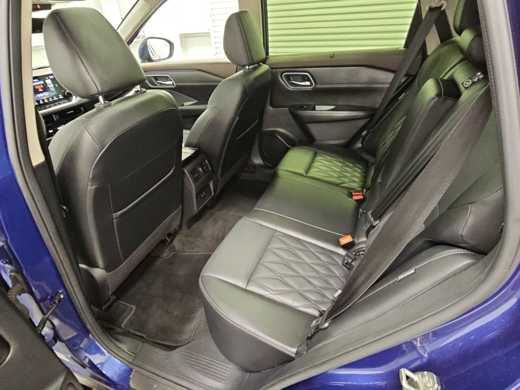 Used 2023 Nissan Rogue Platinum AWD/4WD image 30