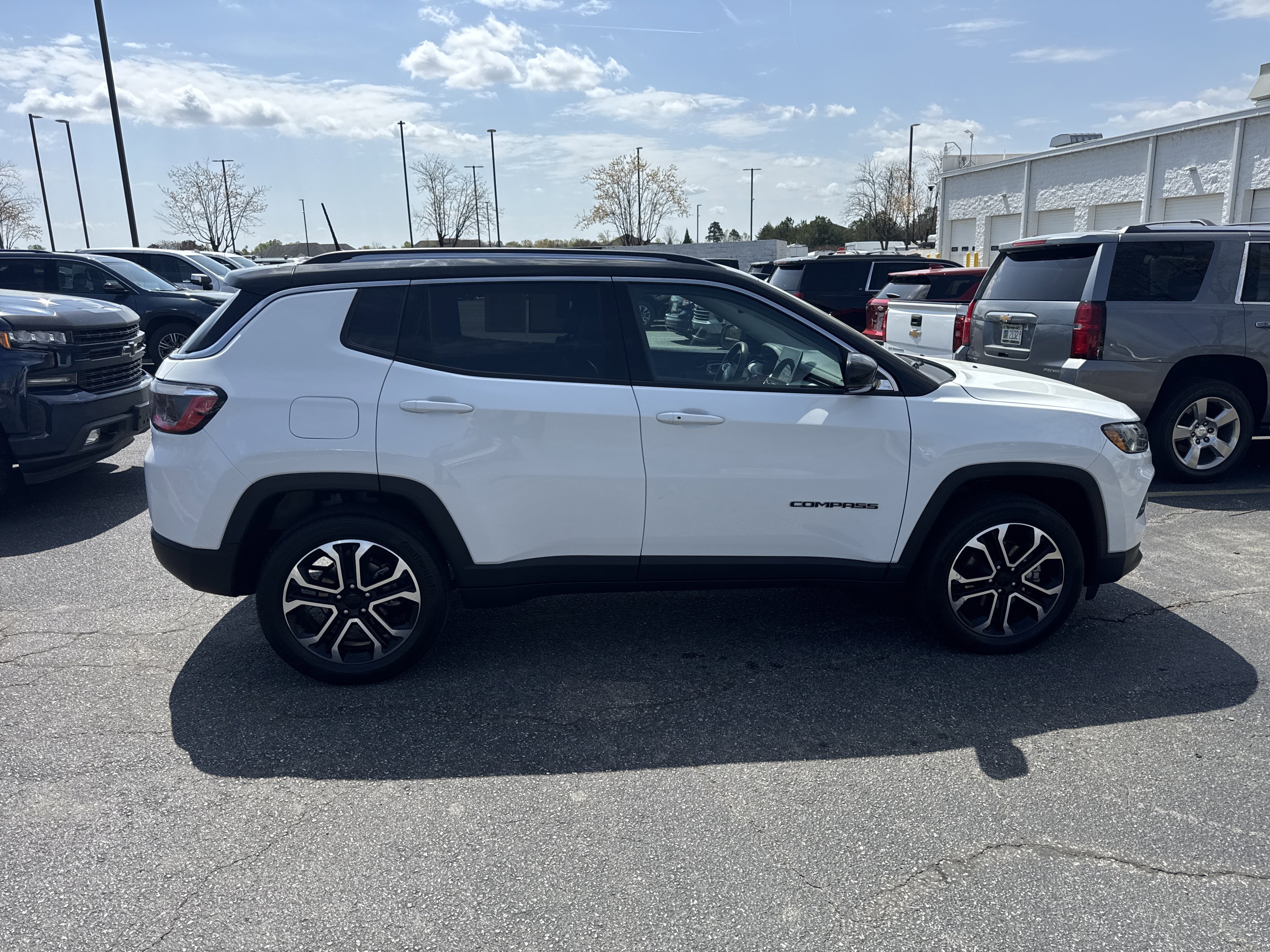 Used 2022 Jeep Compass Limited image 11