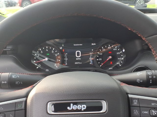 Certified 2025 Jeep Compass Trailhawk w/ Sun & Sound Group AWD/4WD image 19