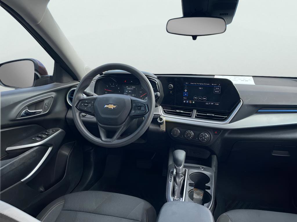Used 2024 Chevrolet Trax LS w/ LS Convenience Package FWD image 14