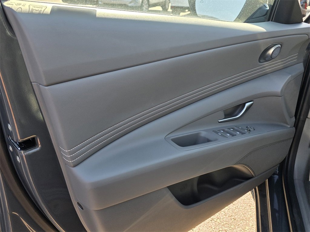 Certified 2025 Hyundai Elantra Sport image 5