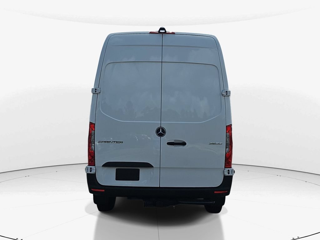 Used 2025 Mercedes-Benz Sprinter 2500 image 7