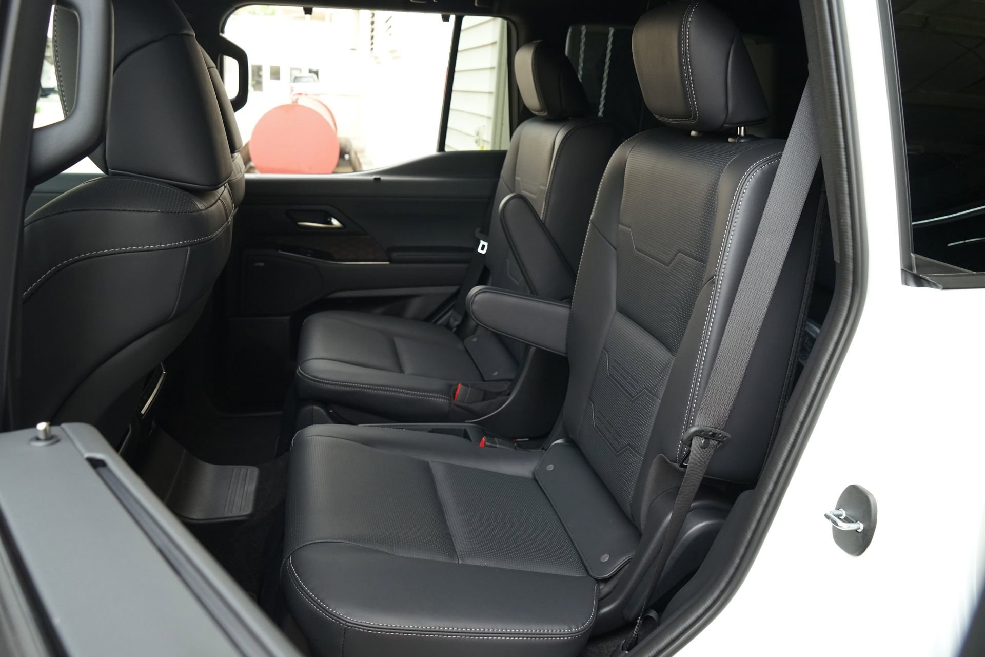 Used 2024 Lexus GX 550 w/ Accessory Package (31) image 23