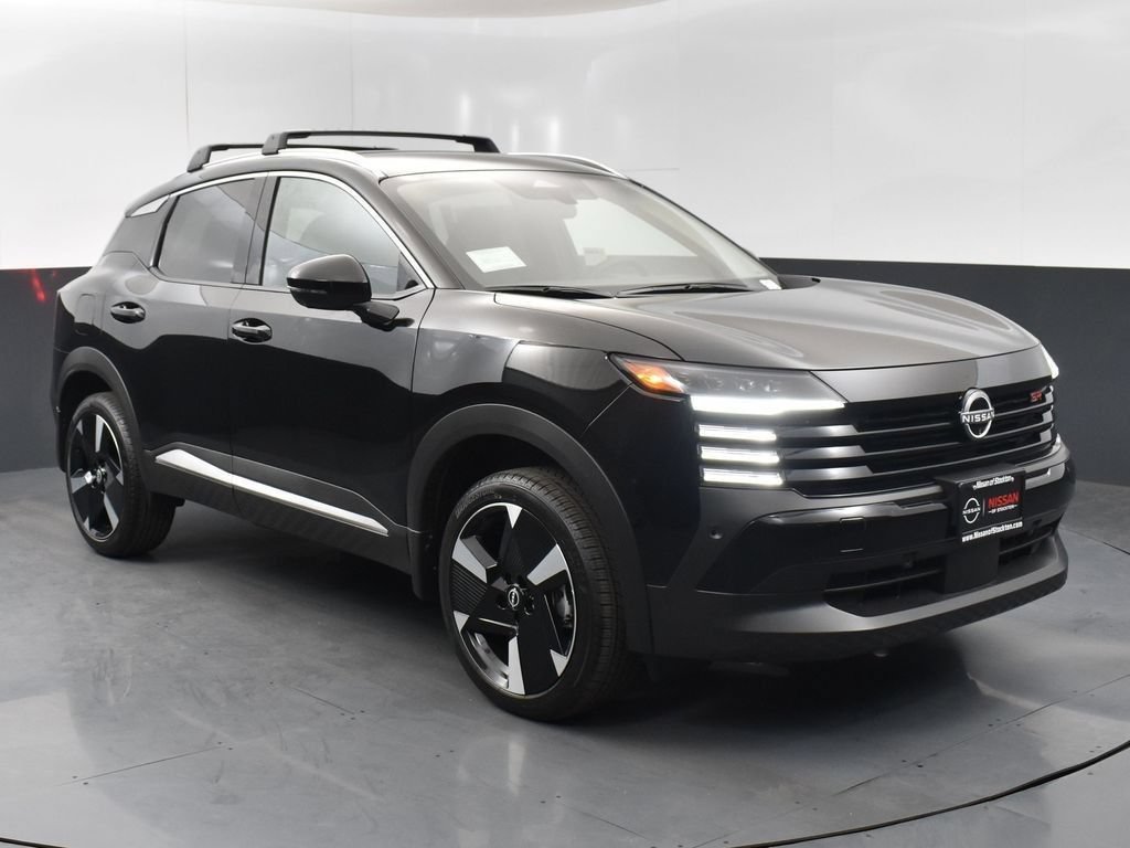New 2026 Nissan Kicks SR FWD image 1