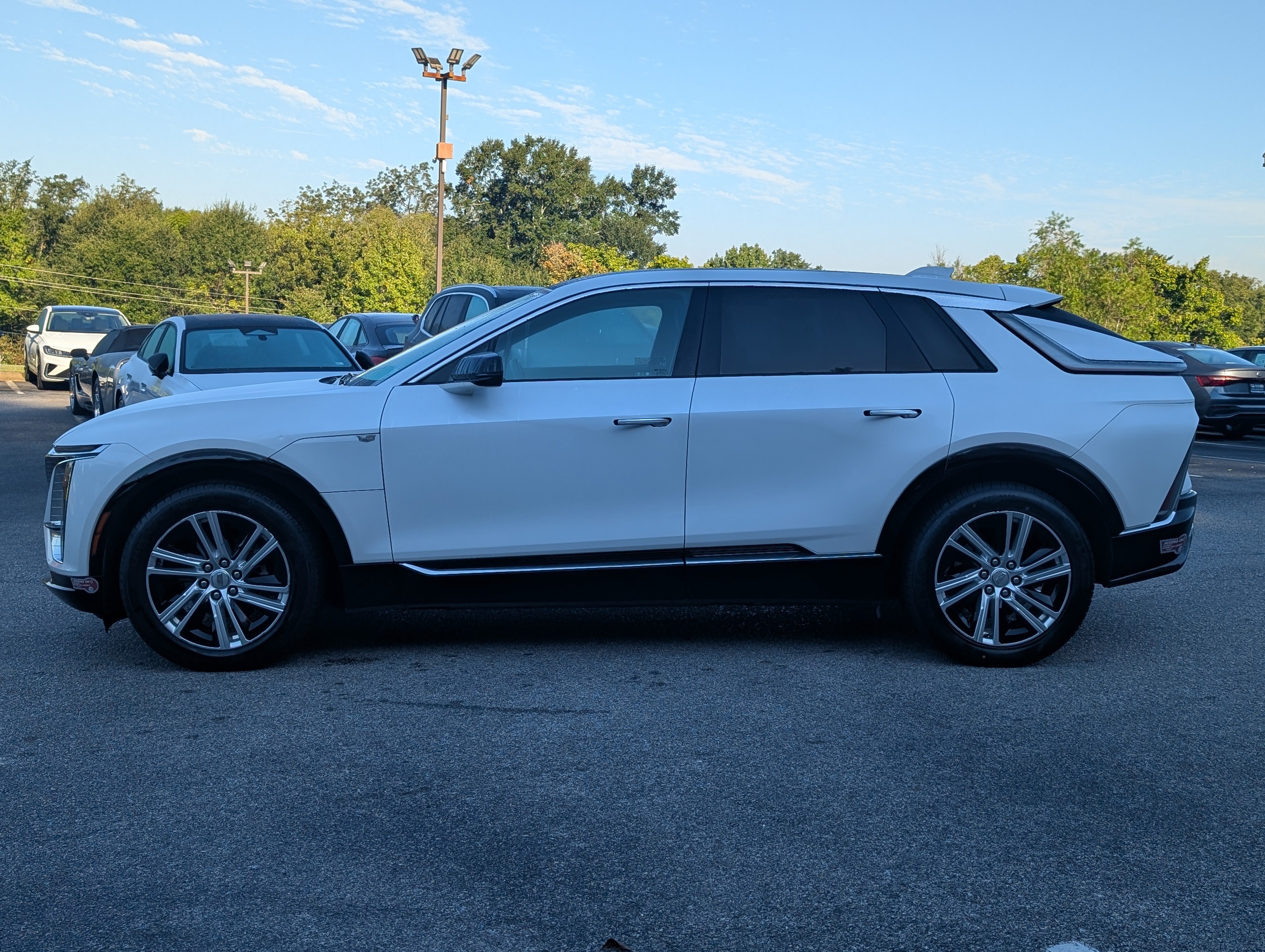 Used 2024 Cadillac Lyriq Tech RWD image 6