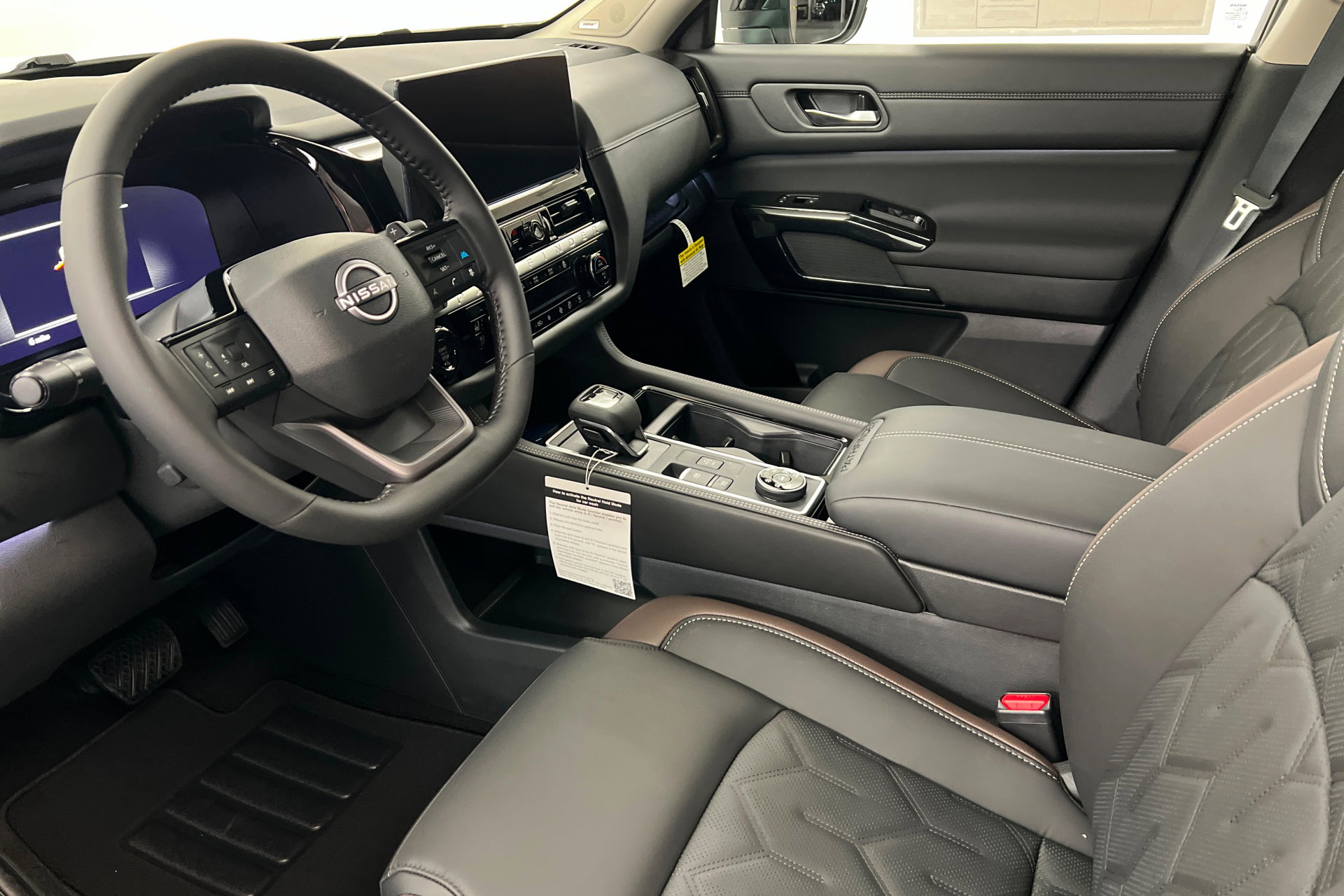 New 2026 Nissan Pathfinder Platinum image 15