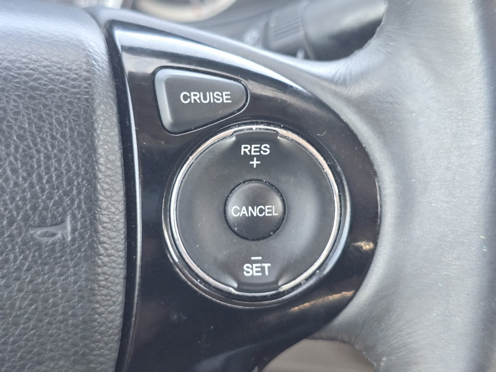 Used 2017 Honda Accord EX-L image 32