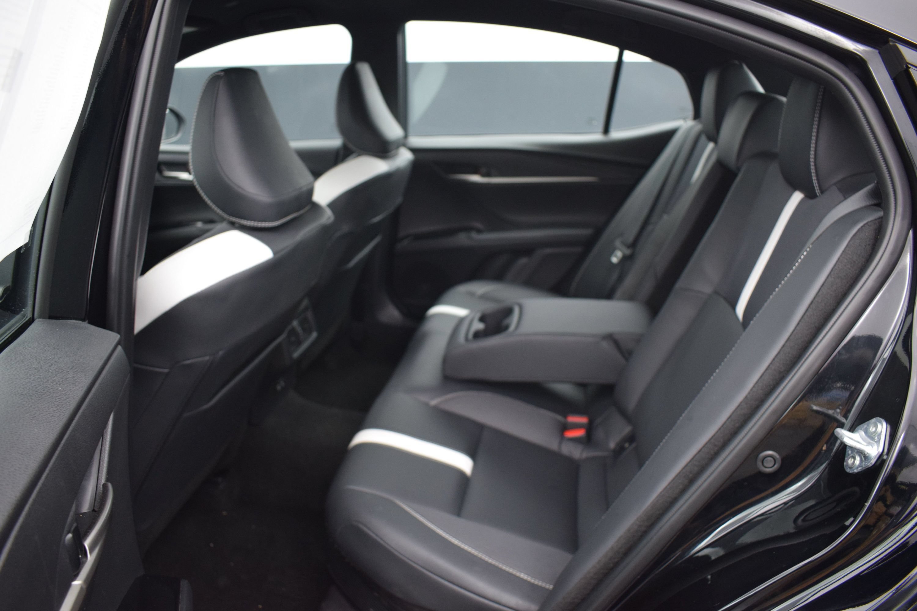 Used 2025 Toyota Camry SE AWD/4WD image 12