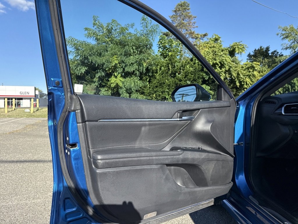 Certified 2018 Toyota Camry XSE image 35