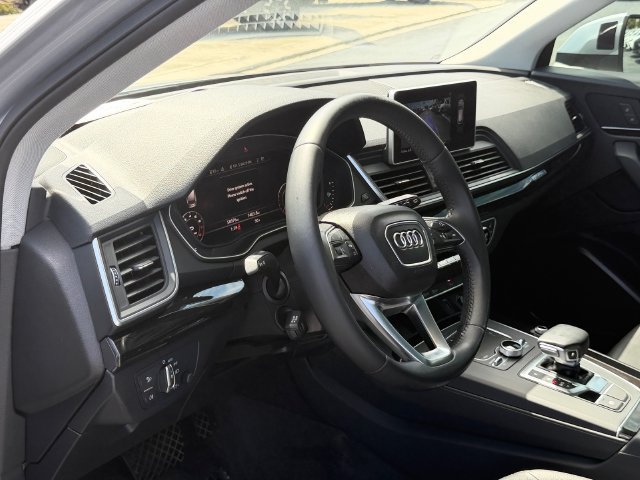 Used 2018 Audi Q5 2.0T Premium Plus w/ Premium Plus Package AWD/4WD image 11