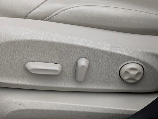 Used 2017 Buick Envision Essence image 25