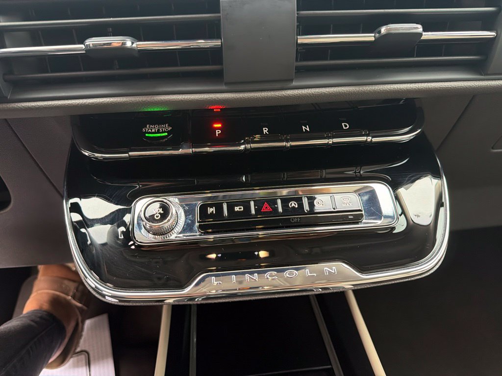 Used 2023 Lincoln Corsair AWD image 26