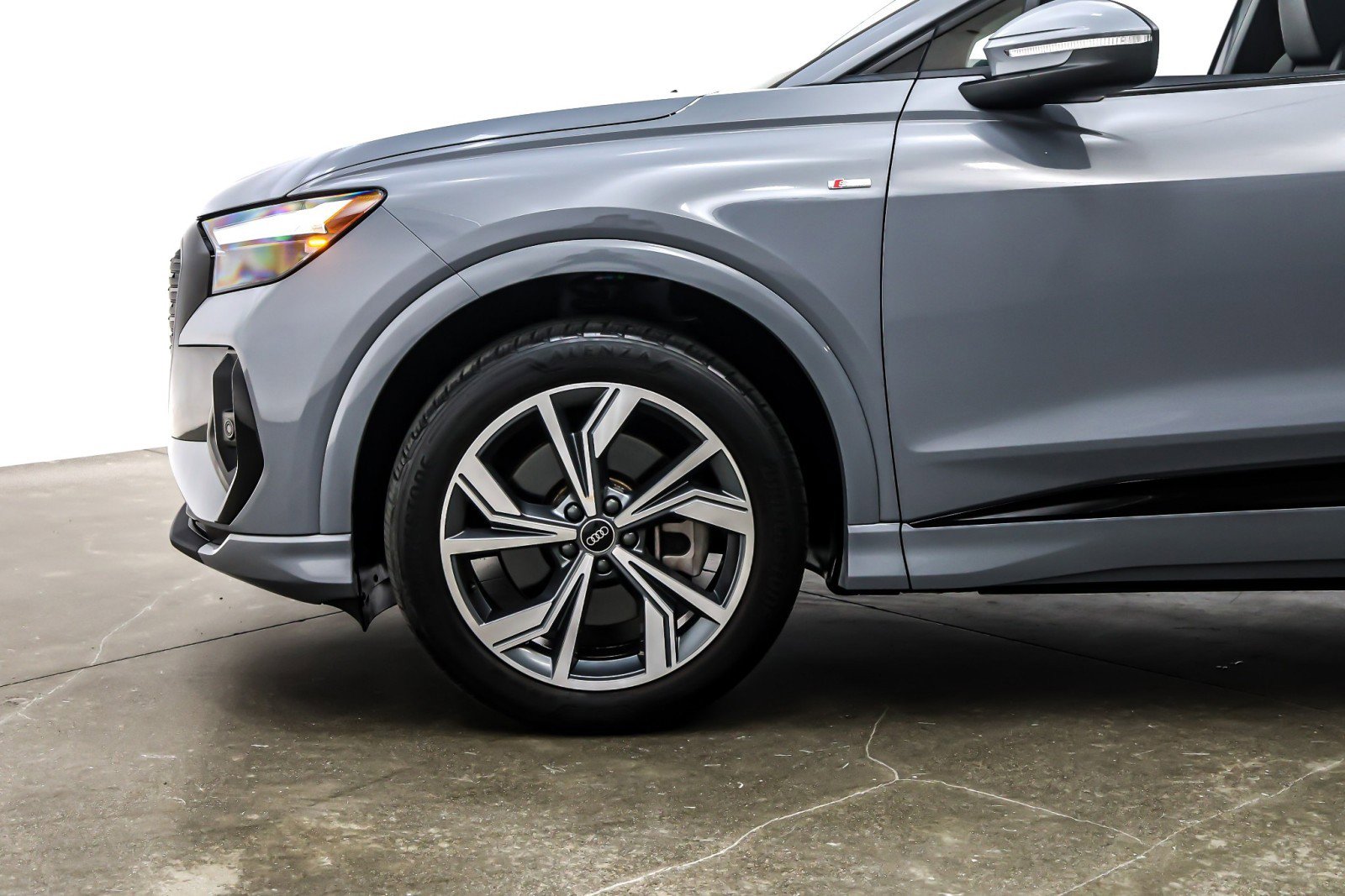 Used 2023 Audi Q4 e-tron Premium w/ Convenience Package image 11