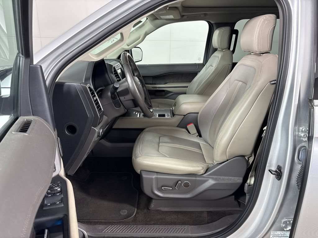 Used 2018 Ford Expedition Limited w/ Equipment Group 301A RWD image 12