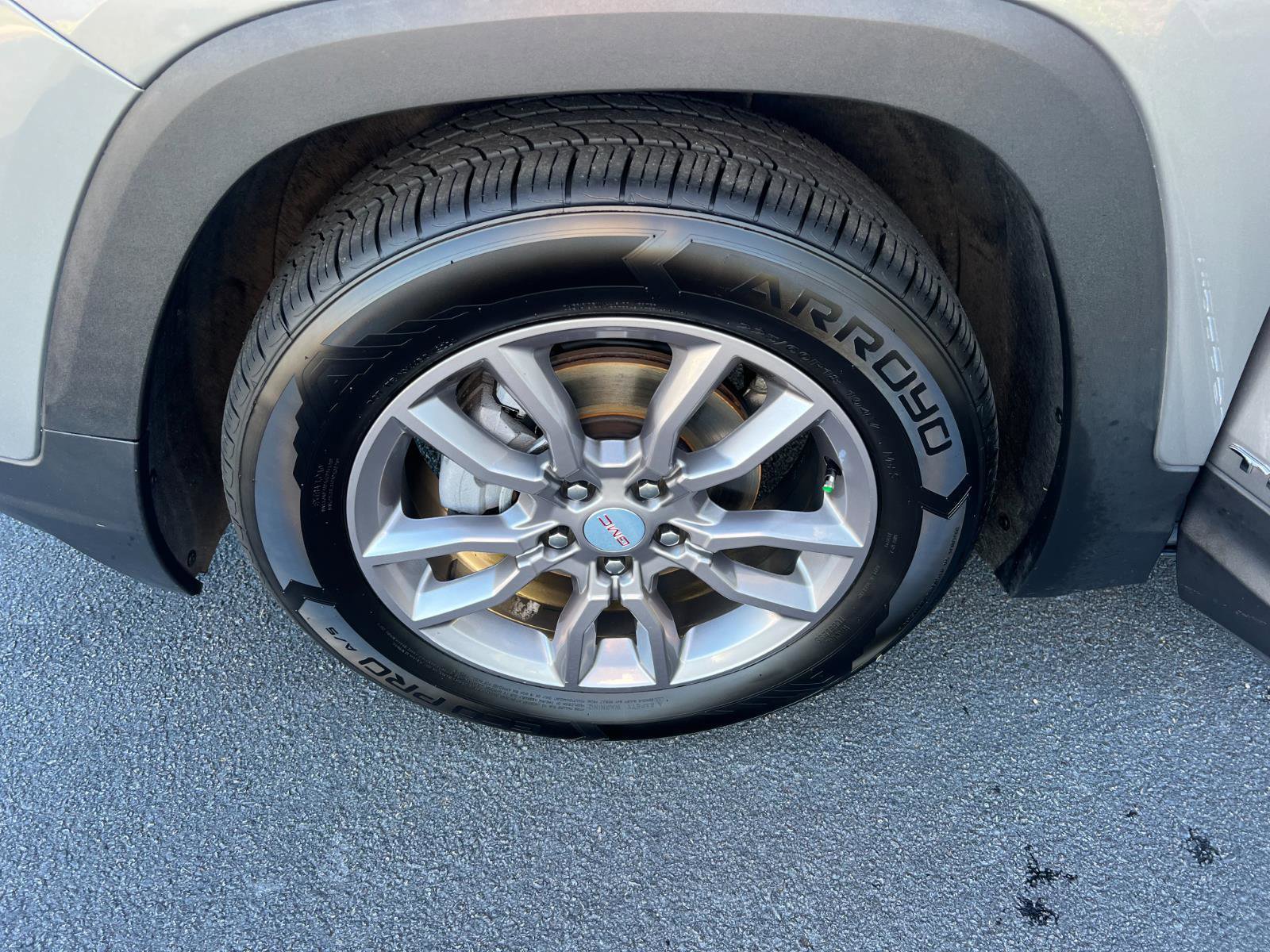 Used 2023 GMC Terrain SLT image 31