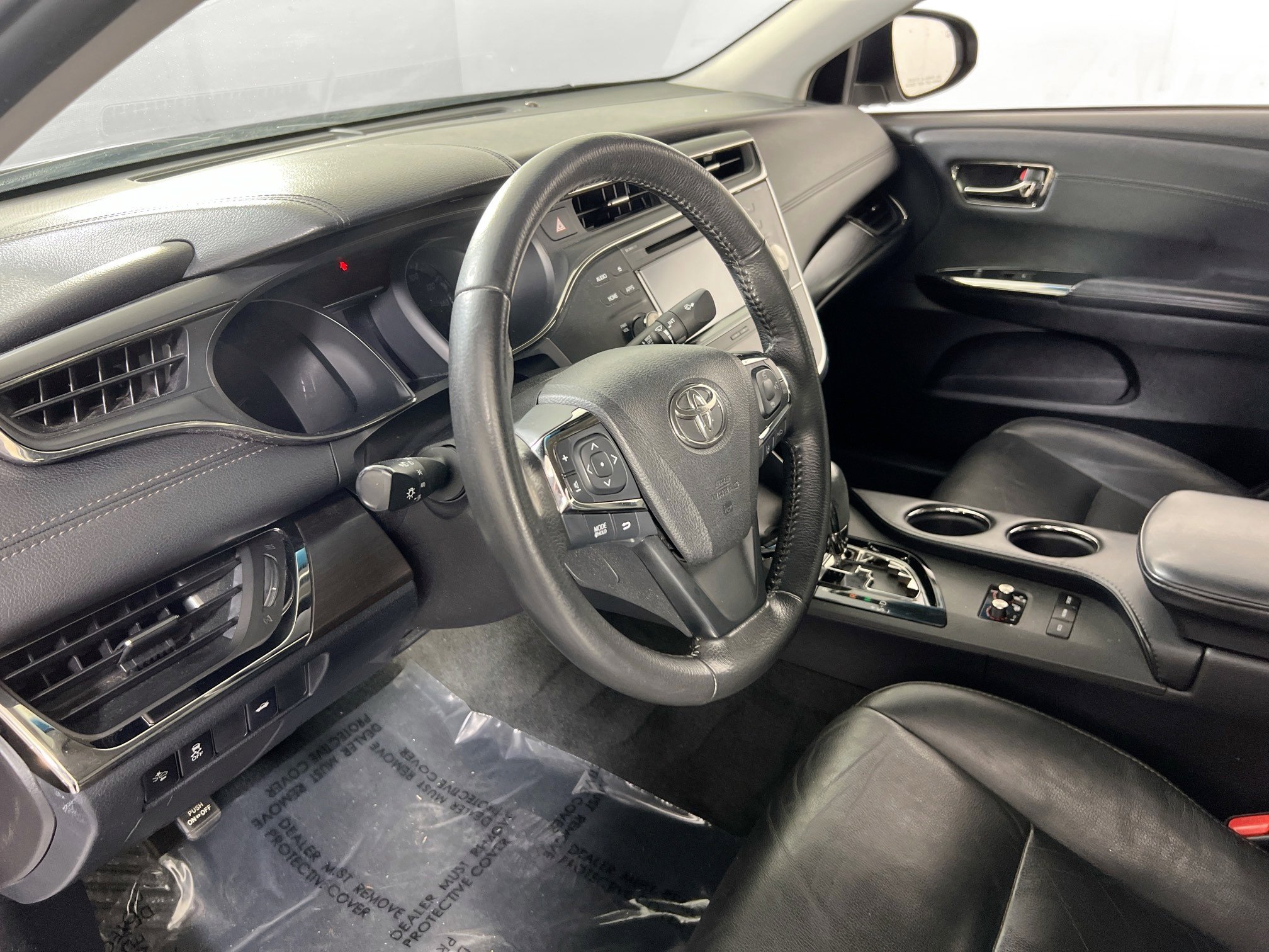 Used 2017 Toyota Avalon XLE image 9