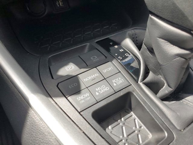 Used 2025 Toyota RAV4 XLE image 21