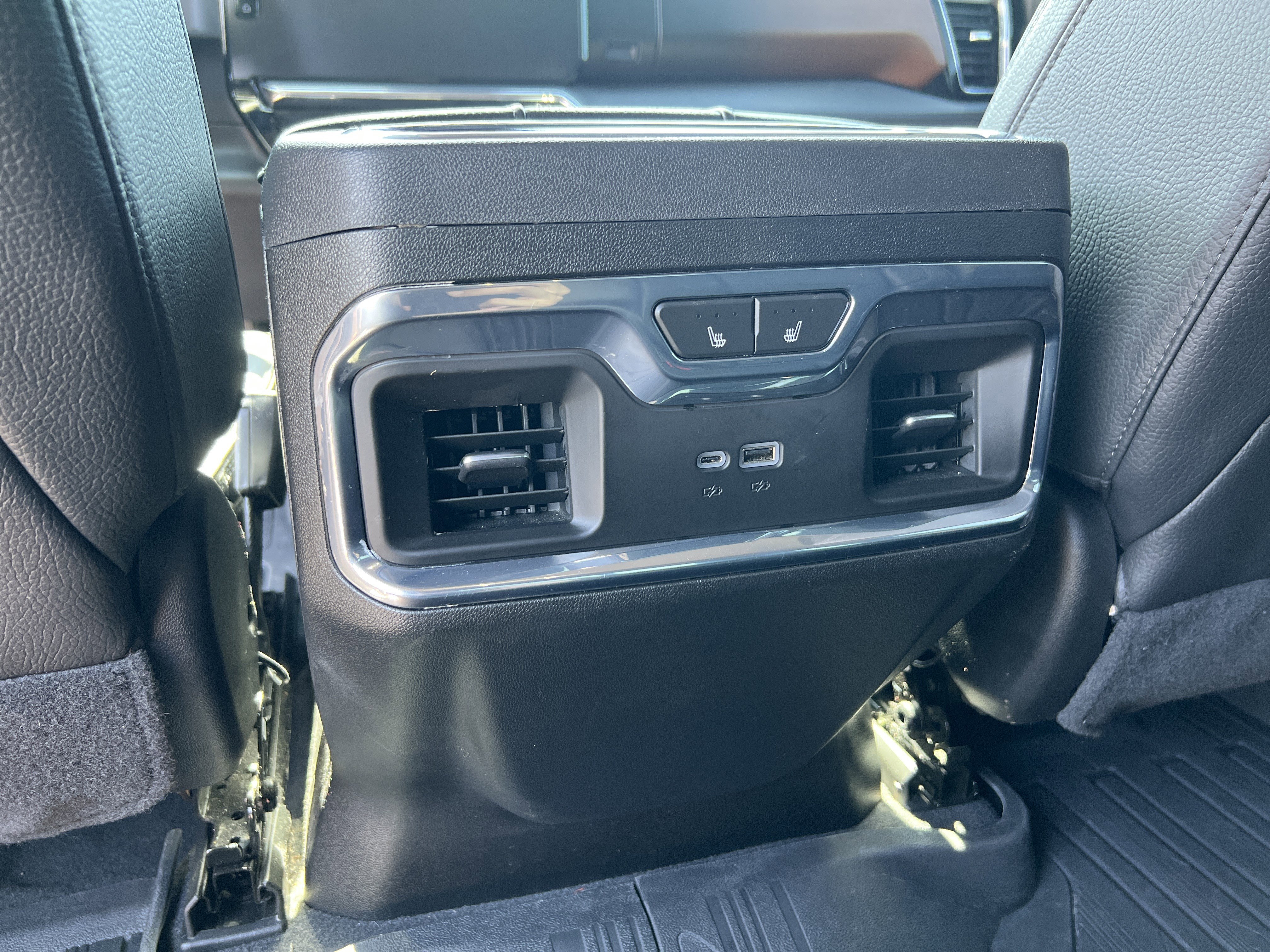 Used 2024 GMC Sierra 2500 Denali w/ Denali Reserve Package image 38