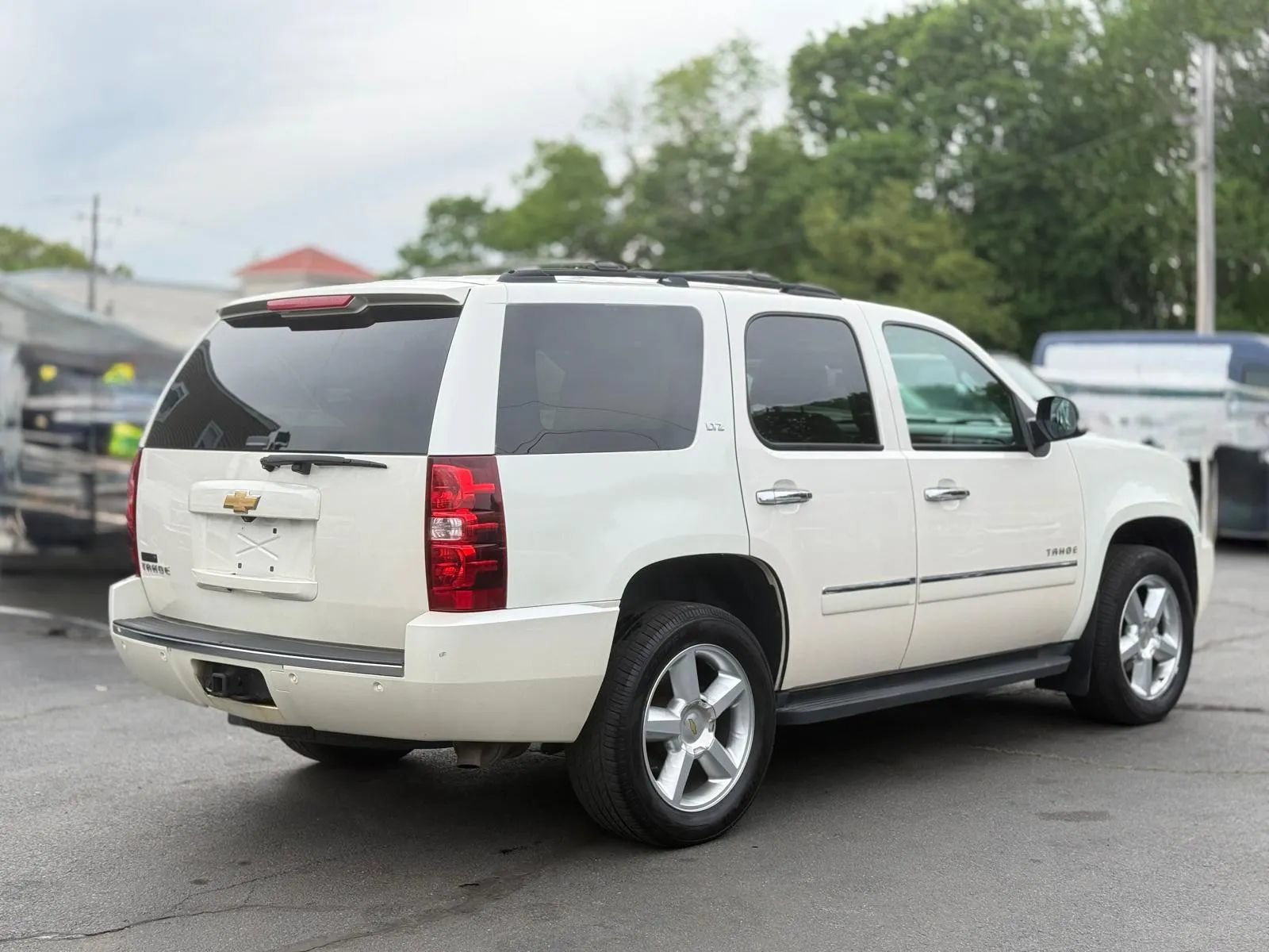 Used 2013 Chevrolet Tahoe LTZ AWD/4WD image 8