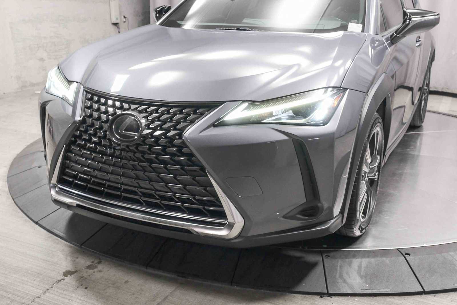 Used 2020 Lexus UX 200 w/ Accessory Package 2 FWD image 11